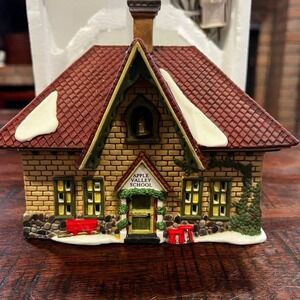 Dept 56 Apple Valley School New‎ England Village Lighted House W/ Cord and box